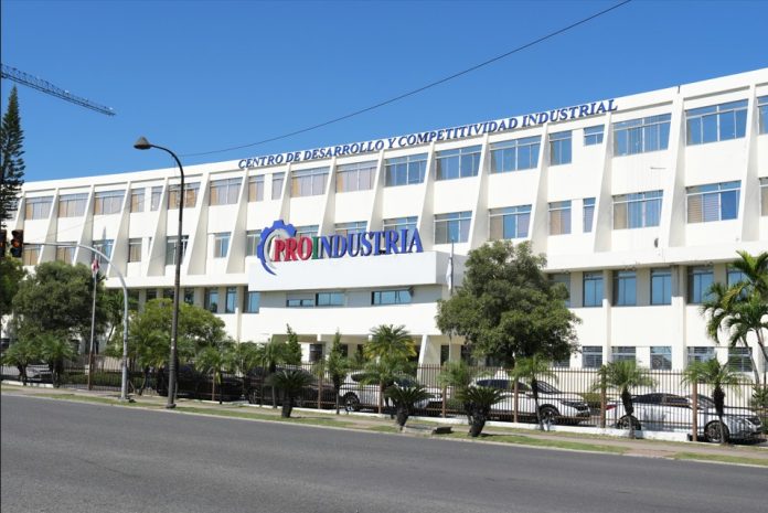 Proindustria supervisa instalación de planta recicladora en Zona Franca Quisqueya