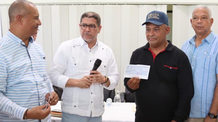 85 productores banano de la Línea Noroeste favorecidos con ayudas del Gobierno