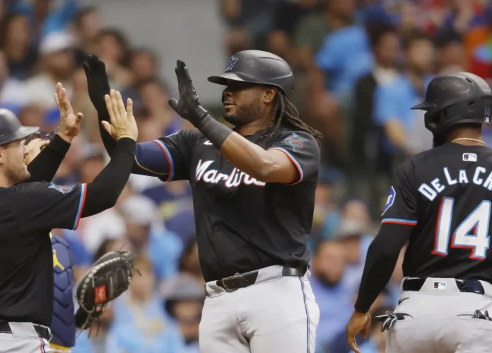 Los Arizona Dbacks incorporan al toletero Josh Bell