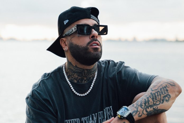 Nicky Jam estrena 