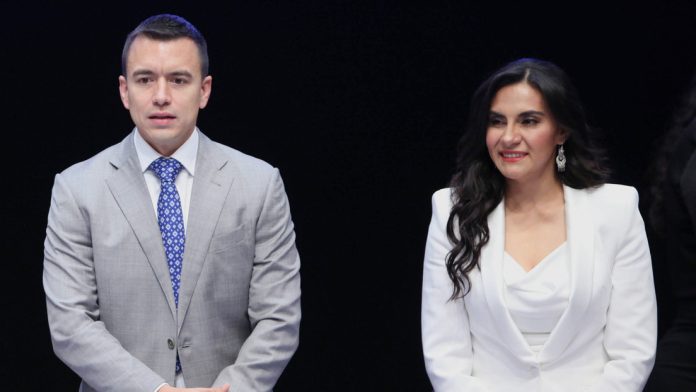Gobierno de Noboa califica denuncia de vicepresidenta como un ''claro intento de golpe de Estado