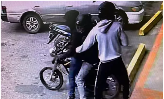 Continúan prófugos asaltantes entidad financiera cargaron con más de RD$3 millones en Sosua