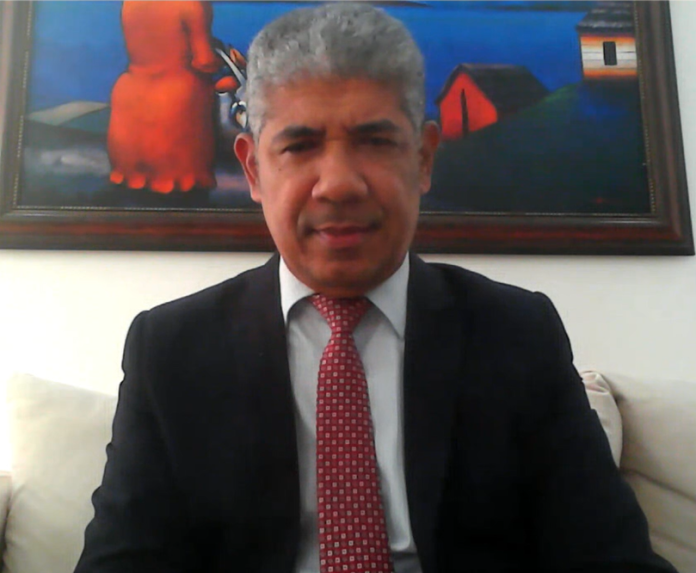 Alberto Tavárez dice que la petición de Abinader a Miriam de durar 