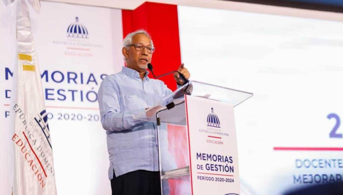 Ministro de Educación llama a mantener política de su gestión en caso de ser removido