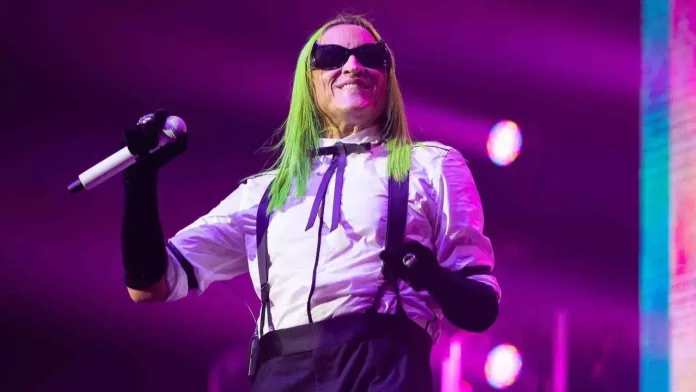 El nuevo “look” de Elvis Crespo: “Estoy harto de que me comparen con Rosalía”