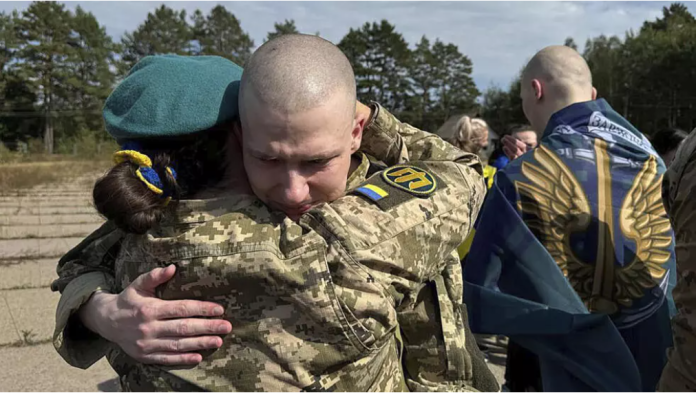 Rusia y Ucrania intercambian 206 prisioneros de guerra