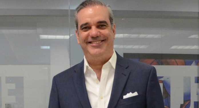 Abinader lanza canal de difusión en Instagram