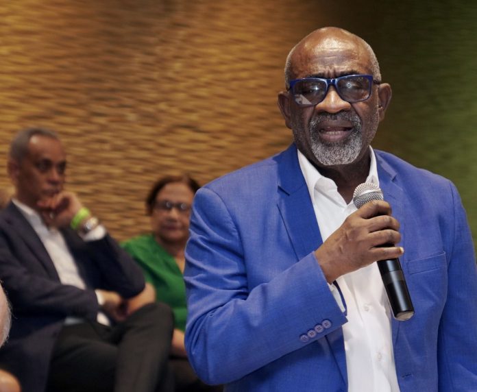El gobierno pretende asaltar Asociación Dominicana de Profesores, denuncia Fuerza del Pueblo