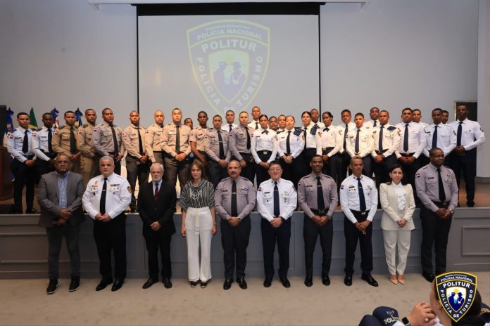 Funcionarios policiales fortalecen capacidad operativa en seguridad turística