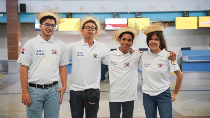 Dos estudiantes dominicanos ganan medallas de bronce en la 39° OIM