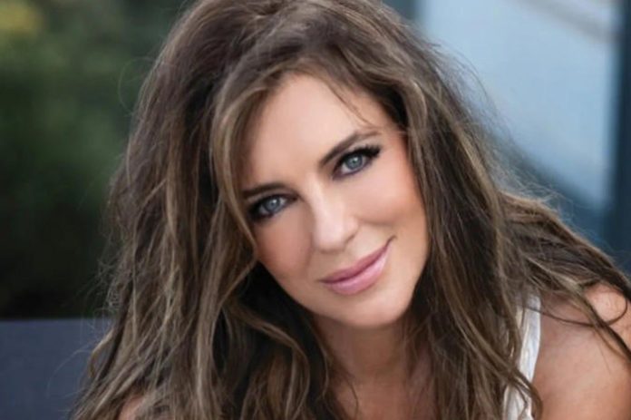 La mujer más sexy del mundo tiene 59 años y es Elizabeth Hurley, según Maxim
