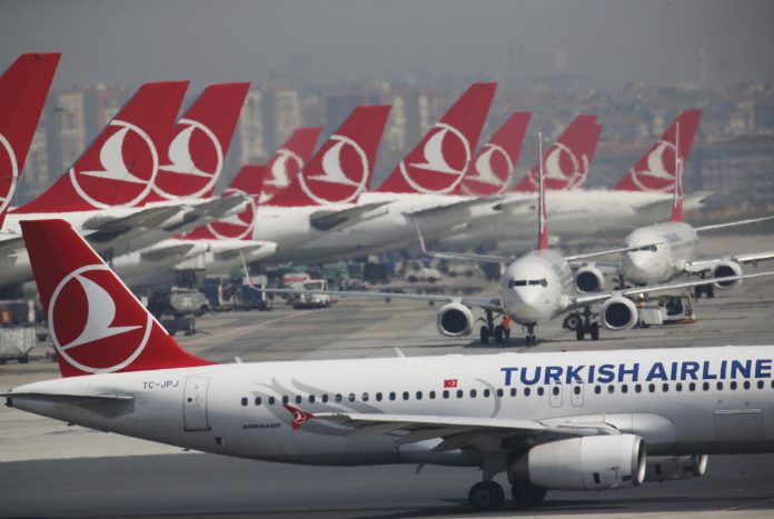 Muere en pleno vuelo un piloto de Turkish Airlines