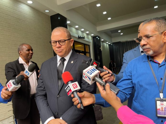 Aseguran gobierno tiene al país en un “hostigamiento social” con reforma constitucional y reforma fiscal paralelas