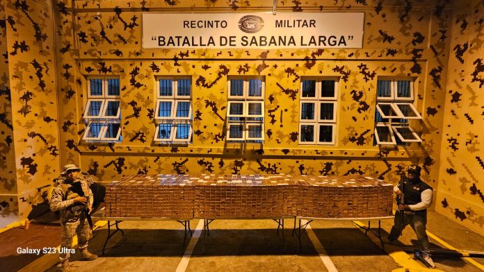 CESfront y Ejército incautan 294,000 unidades de cigarrillos en La Vigía, Dajabón