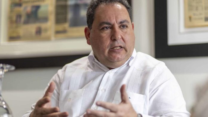 Mario Lama prohíbe se destinen recursos del SNS a celebraciones navideñas