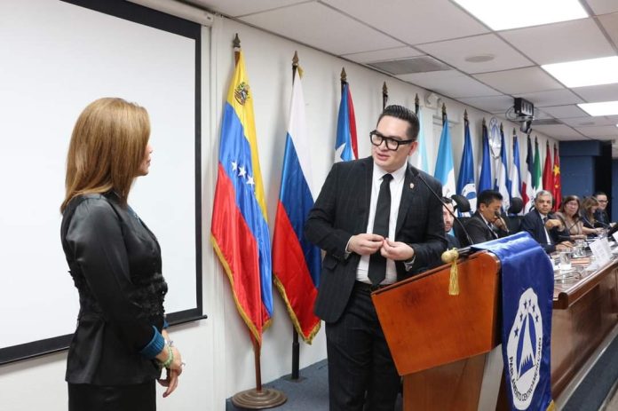 Carlos Hernández