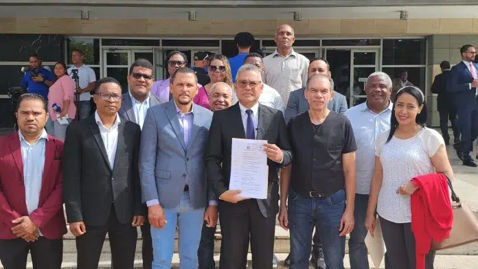 Partido GENS somete querella contra Carlos Pimentel por vínculos en caso camaleón