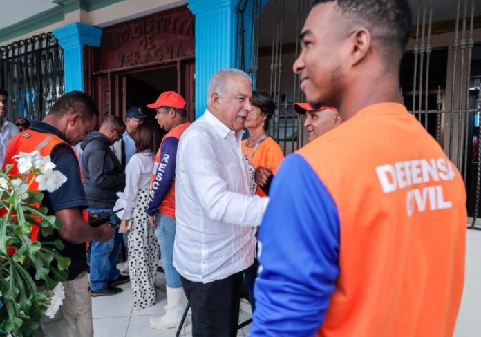 Ministro Andrés Bautista supervisa zonas afectadas por lluvias en Gaspar Hernández y Nagua