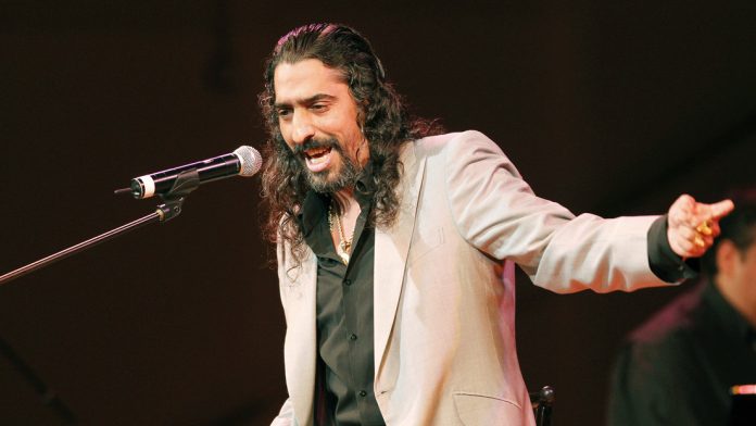 Diego El Cigala es condenado a 2 años de cárcel acusado de maltratar expareja