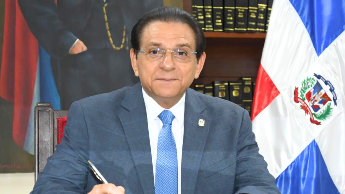 Senador Daniel Rivera respalda decisión de EE.UU. de no presionar RD para aceptar haitianos ilegales