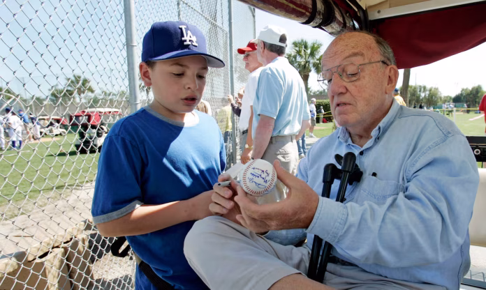 Fallece Fay Vincent, excomisionado de béisbol, a los 86 años