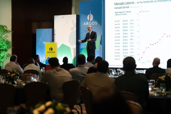 Argos Dominicana celebra octava edición de Panorama Económico 2025