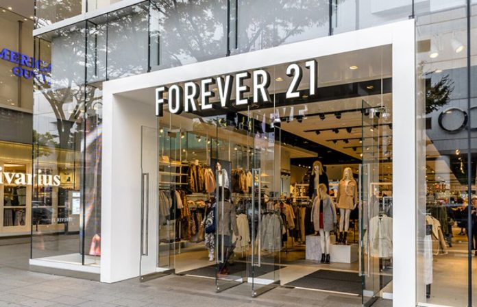 Forever 21 se declara en bancarrota nuevamente en EEUU y alista ventas de liquidación