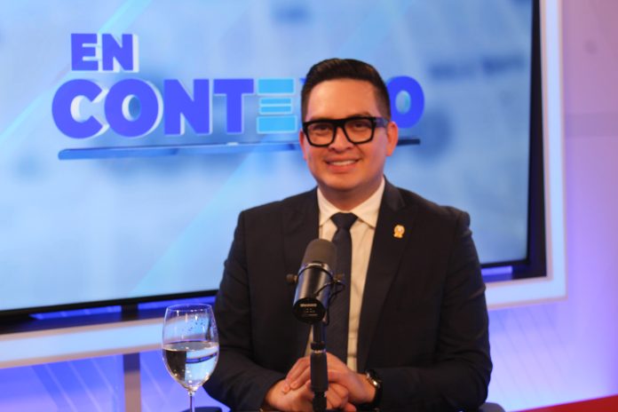 Presidente del Parlamento Centroamericano (PARLACEN), Carlos Hernández.