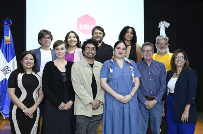 Este acuerdo, dijo el ministro dominicano, refleja el compromiso conjunto del desarrollo y el crecimiento del sector cinematográfico local y abarca diversas iniciativas de formación, coproducción, gestión cinematográfica y cooperación institucional.