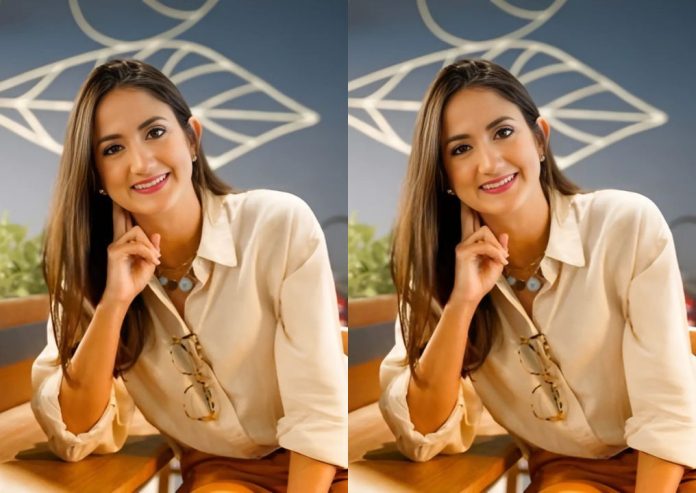 Además, ha sido docente en instituciones de prestigio como Barna Management School, UNIBE, Instituto Centroamericano de Administración Pública (ICAP) de Costa Rica, entre otros.