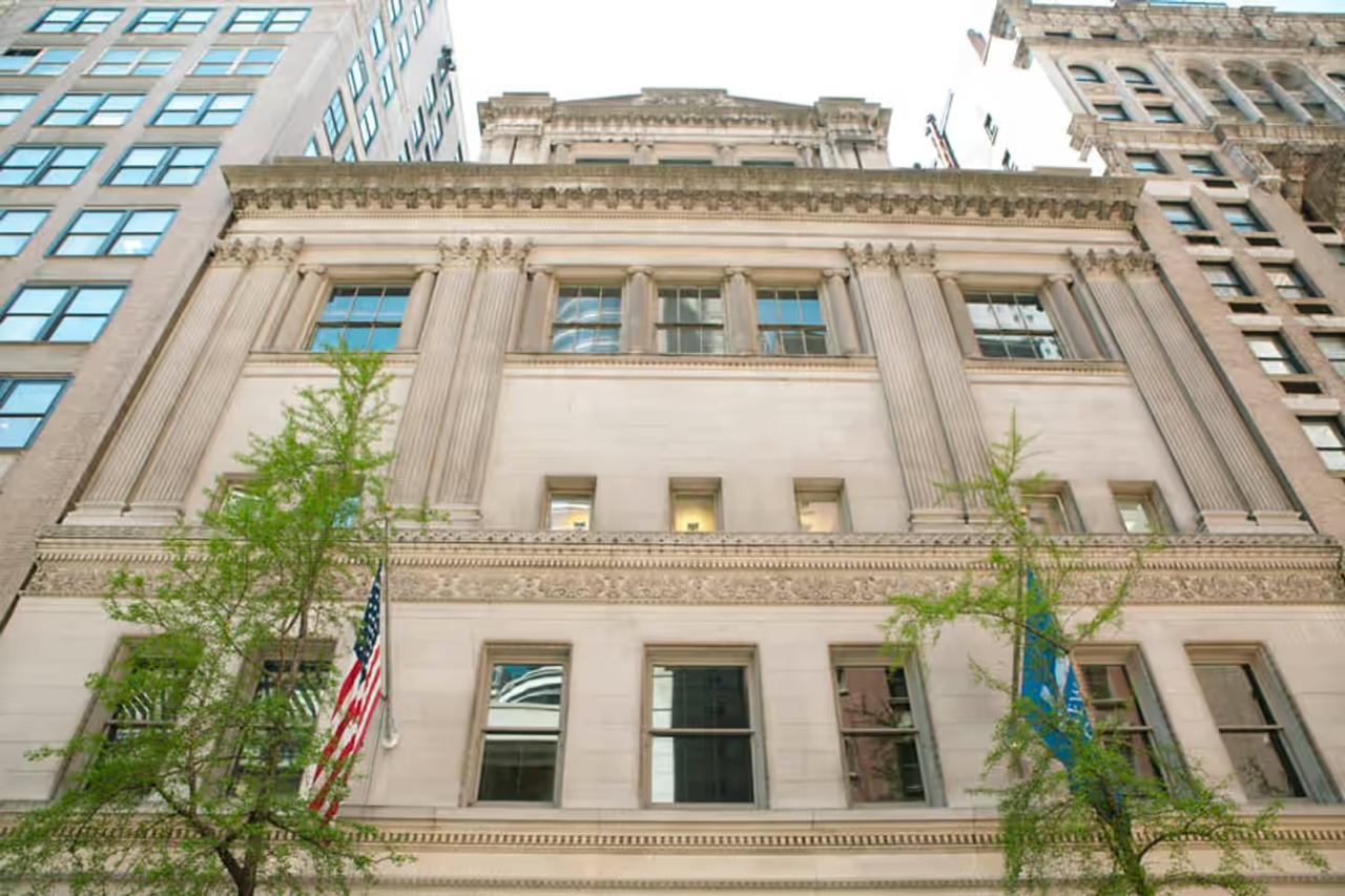 Edificio donde se alojan las instalaciones del Colegio de Abogados de la ciudad de Nueva York, en la 42 West 44th Street.
