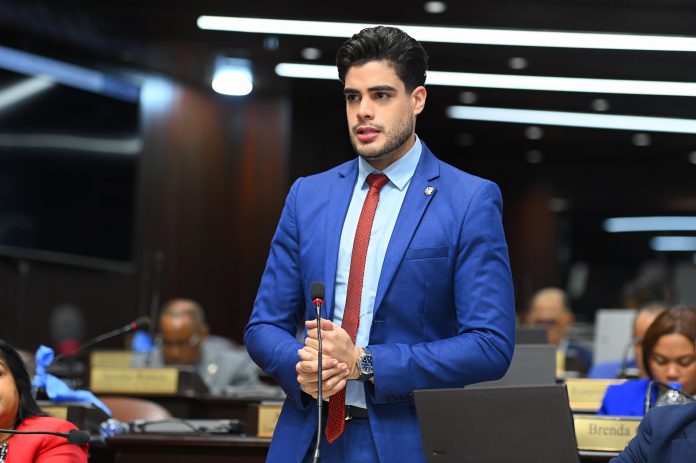 Bray Vargas denuncia monorriel de Santiago aumenta casi el doble su costo