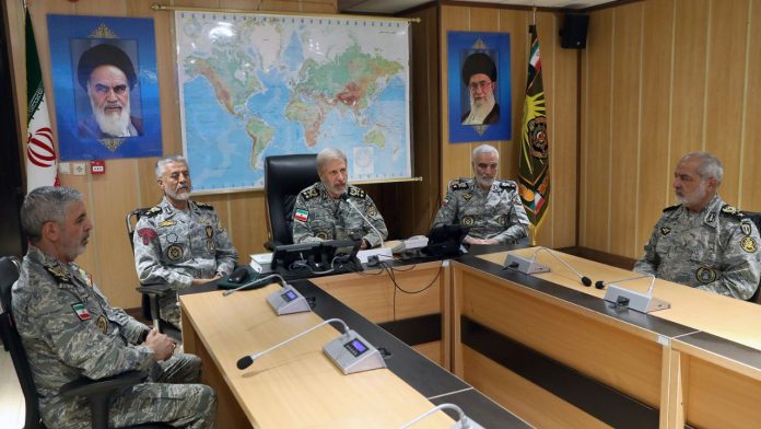 «Rusia estuvo de acuerdo y llamó a las demandas nucleares un pretexto para debilitar Irán y prometió apoyo continuado», agregó el mensaje