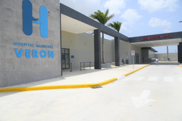 Según los testimonios de los sobrevivientes, la yola transportaba a unas 40 personas cuando zozobró en las aguas cercanas a la turística Punta Cana.
