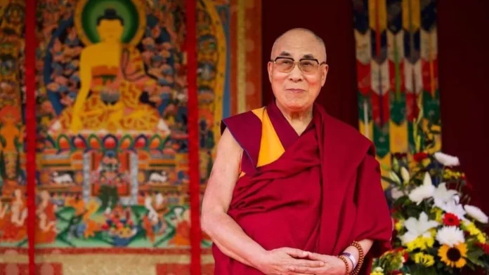 El líder espiritual, que este domingo cumple 90 años, también reflexionó sobre su propio papel y la fortaleza que le ha guiado durante más de seis décadas en el exilio.