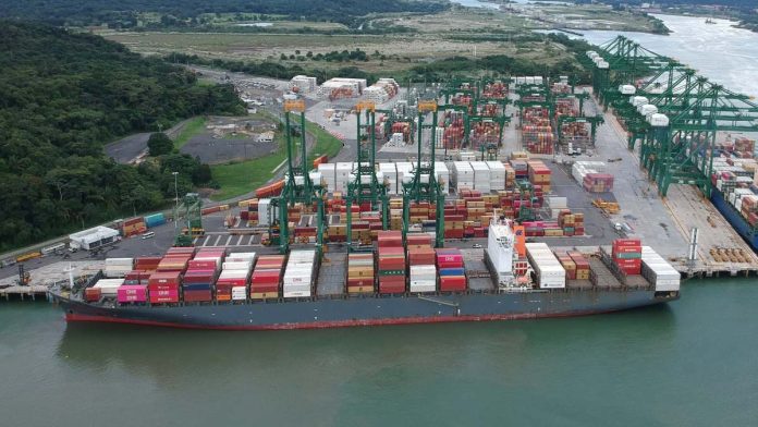 El tráfico de contenedores en los puertos de Panamá crece 1,6% en el primer semestre