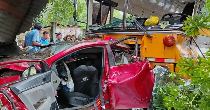 El accidente se produjo en la comunidad de Puesto Grande, en la carretera Moca-San Víctor.
