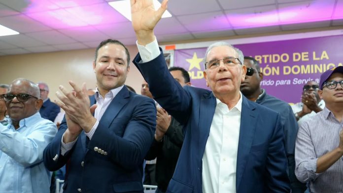 El encuentro tiene de guía una agenda con las intervenciones de la dirigencia local y nacional, incluyendo las palabras centrales a cargo del presidente del PLD, Danilo Medina.