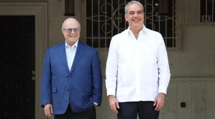 Presidente Luis Abinader y expresidente Hipólito Mejía