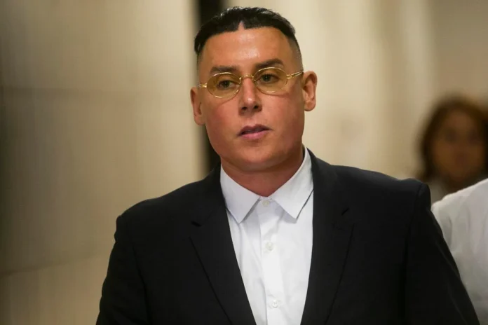 Presentan querella contra Cosculluela por presunto desfalco de un vehículo Porsche