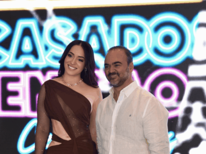 “Casados en Caos” regresa en versión Celebrities bajo la conducción de Karen Yapoort