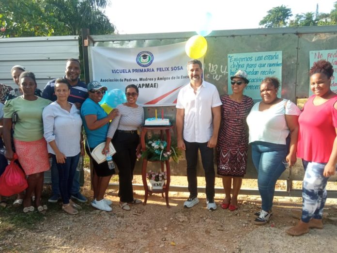 Seis años de abandono: comunidad de Las Terrenas protesta por escuela sin terminar