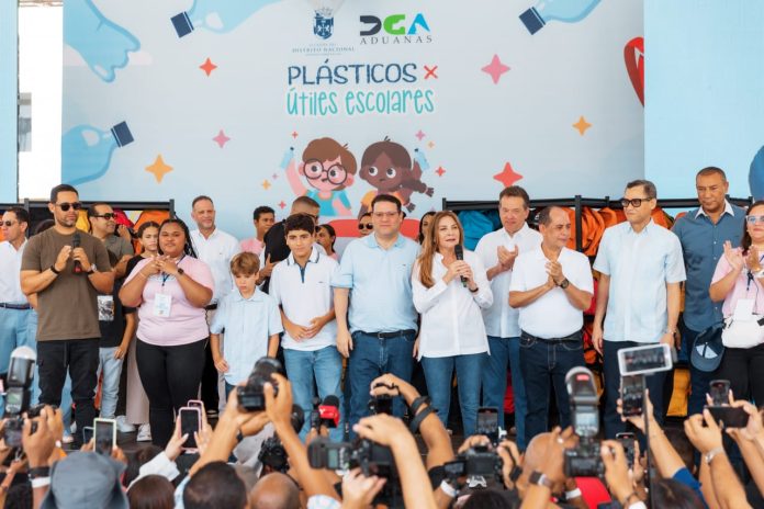 Plásticos por Útiles Escolares recolecta 15.2 millones de botellas plásticas
