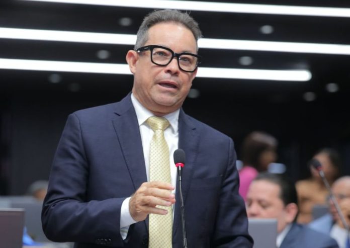 La ratificación forma parte del proceso organizativo del PRM en el Congreso Nacional de cara a la próxima legislatura que comienza el 16 de agosto, en la que el partido seguirá impulsando su agenda legislativa.