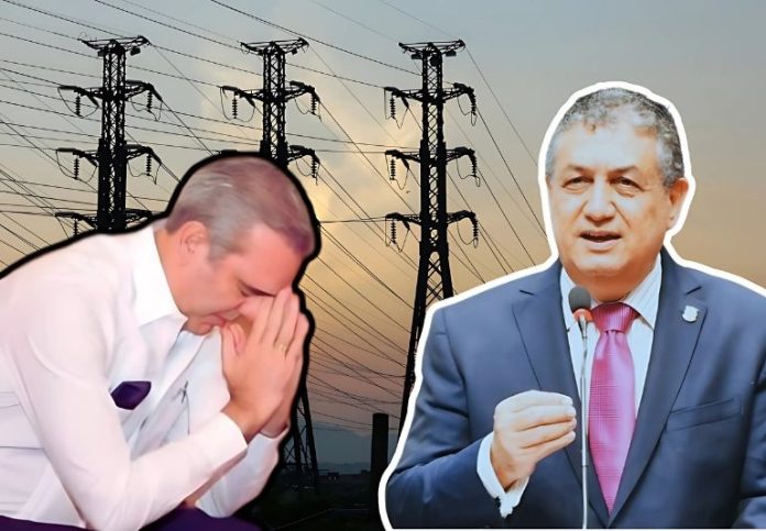 Agregó que recientemente se ha desatado una crisis en el sector eléctrico, atribuyendo fallas a situaciones como la entrada de sargazo en una planta y daños en tuberías y calderas.