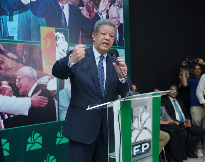 El exmandatario señaló que el PRM tomó cuantiosos préstamos con la excusa de realizar inversiones, pero esos fondos terminaron gastados en la campaña presidencial.