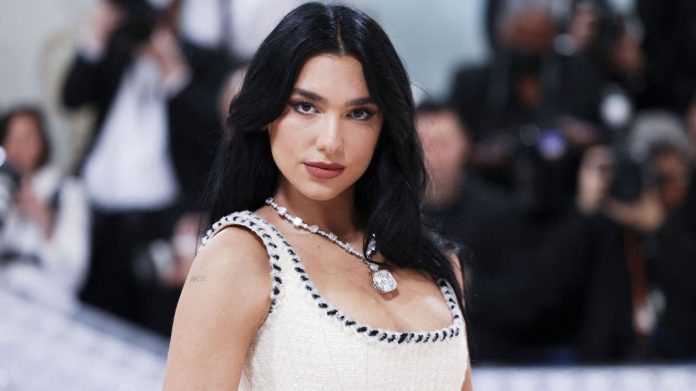 Dua Lipa: “He pasado mucho tiempo protegiendo mi corazón, estoy dejando ir ese sentimiento”