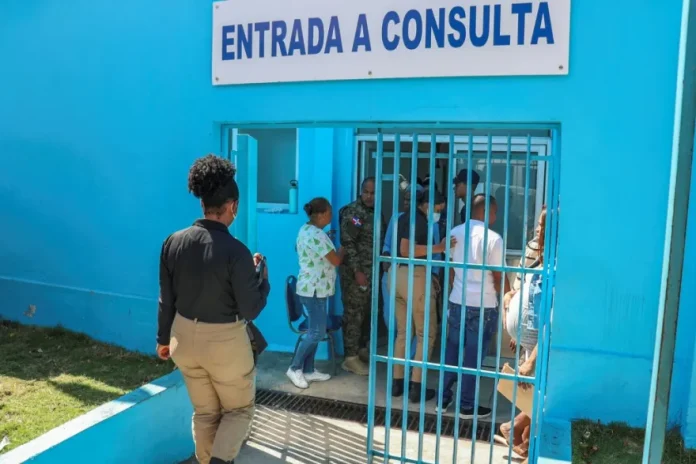 Desde abril, República Dominicana exige a los extranjeros que muestren en los centros de salud sus documentos en regla so pena de deportación después de recibir tratamiento.