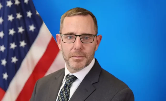 El cónsul también agradeció la colaboración de instituciones dominicanas como POLITUR, el Ministerio de Salud, INACIF, la Procuraduría y la Policía Nacional, y reveló su pasión por explorar la isla en su bicicleta.