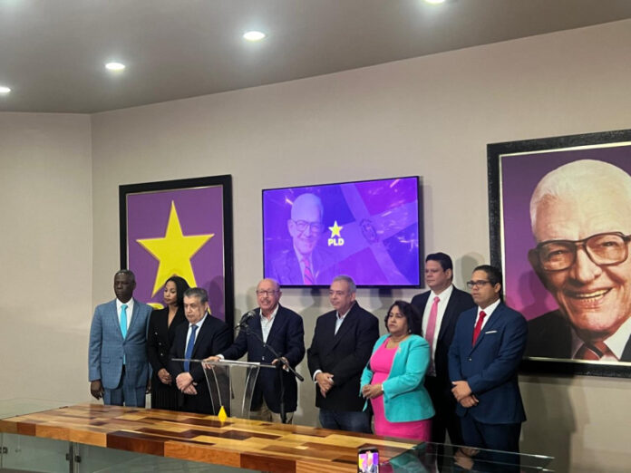 La declaración contó con la activa participación de la Secretaría de Relaciones Internacionales del partido, encabezada por Gustavo Sánchez, junto a subsecretarios y diputados de la organización.